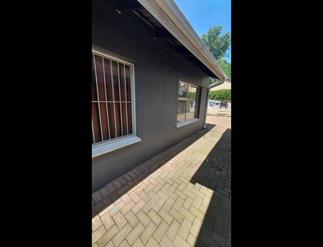 4 BEDROOM HOUSE FOR SALE IN KENSINGTON